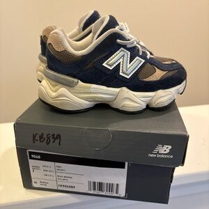 New Balance Kids Navy and Brown Chunky Sneaker